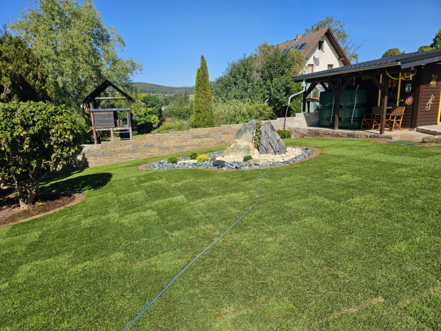 Garten- und Landschaftsbau Th. Wegener - Bad Liebenstein - Gartengestaltung mit Naturstein - professionelle Gartengestaltung - Rasenpflege